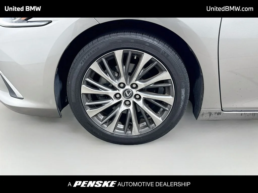 Used 2020 Silver Lexus 350 image 9