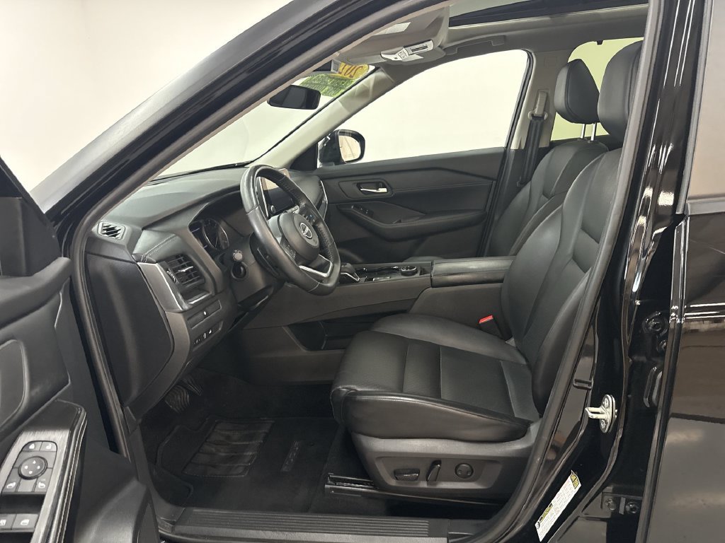 Used 2024 Super Black Nissan SV image 11