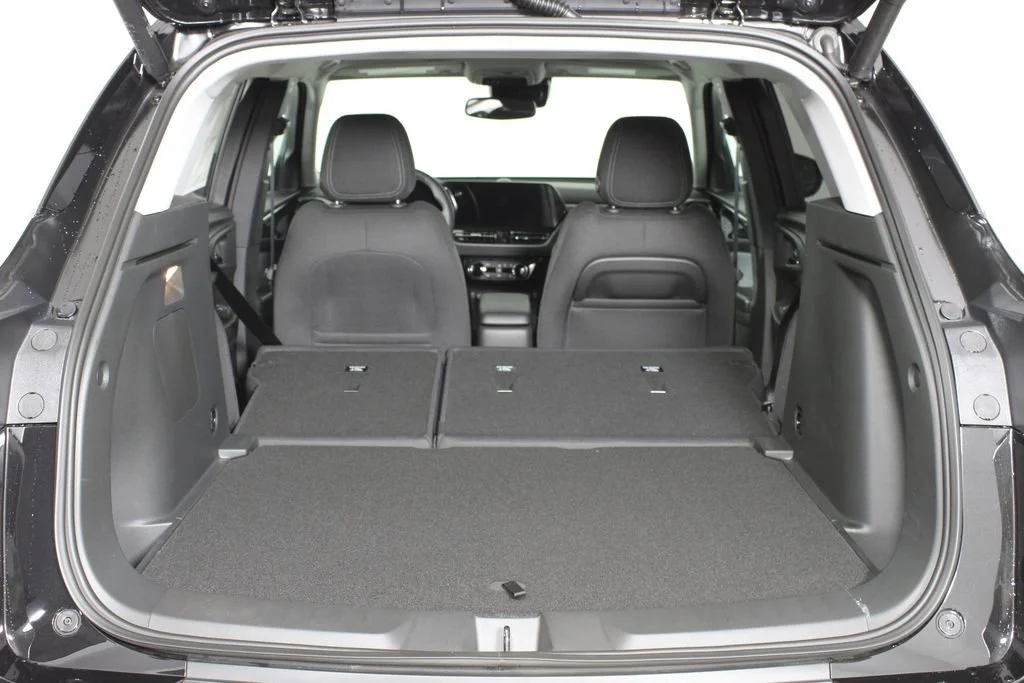 New 2026 Mosaic Black Metallic Chevrolet LT image 8
