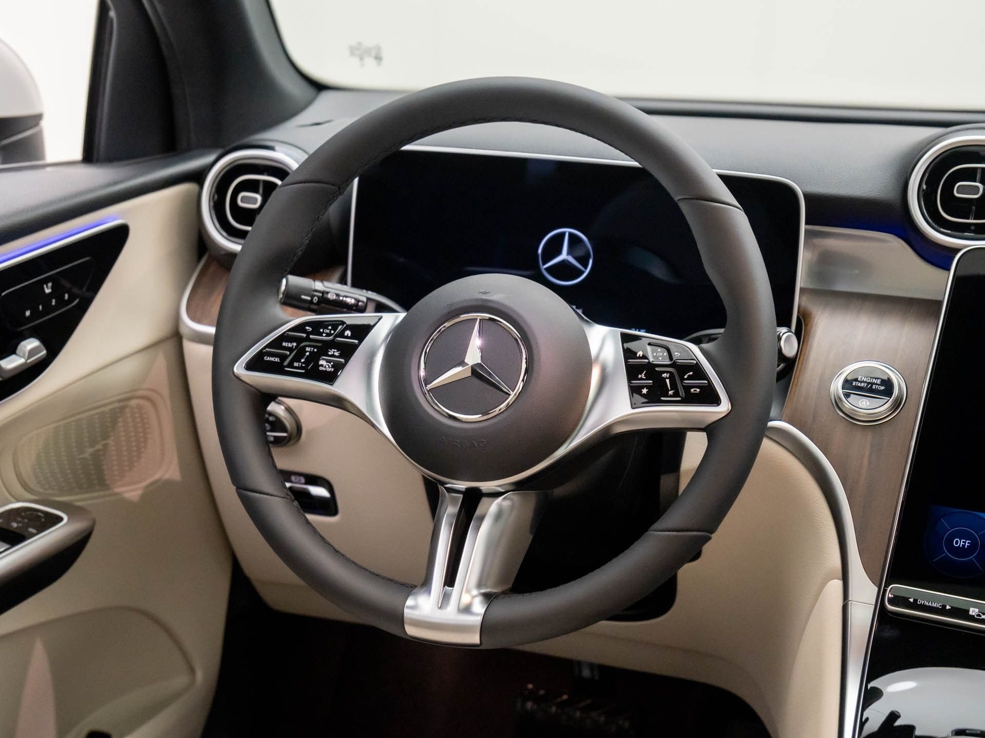 New 2026 White Mercedes-Benz GLC 300 image 10