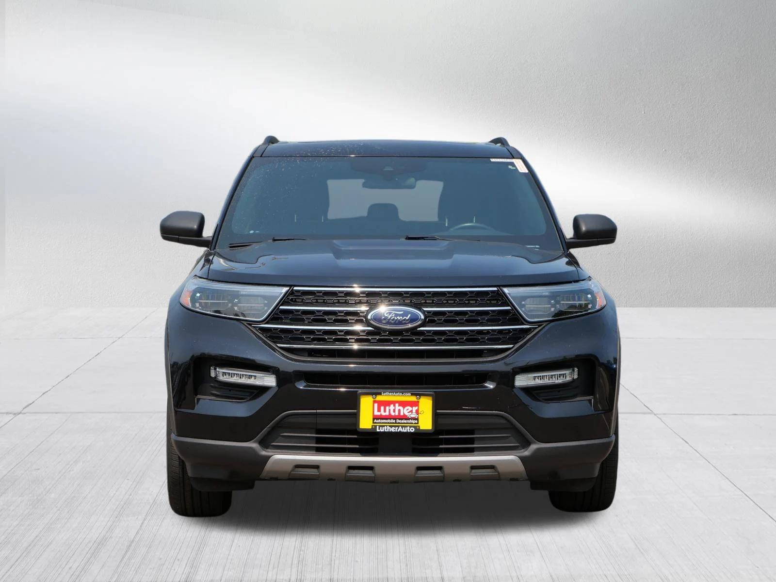 Used 2020 Agate Black Metallic Ford XLT image 2