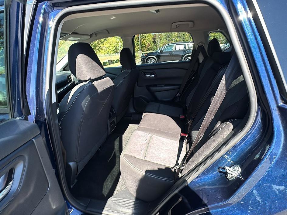 Used 2025 Deep Ocean Blue Pearl Nissan SV image 17
