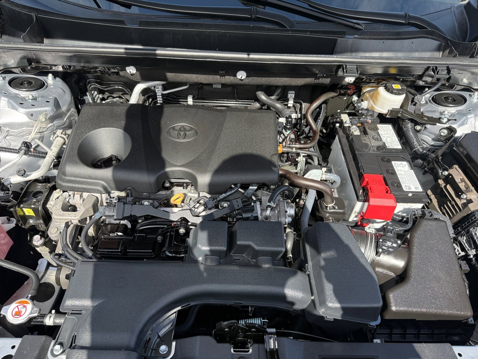 2024 Toyota RAV4 LE - Photo 20