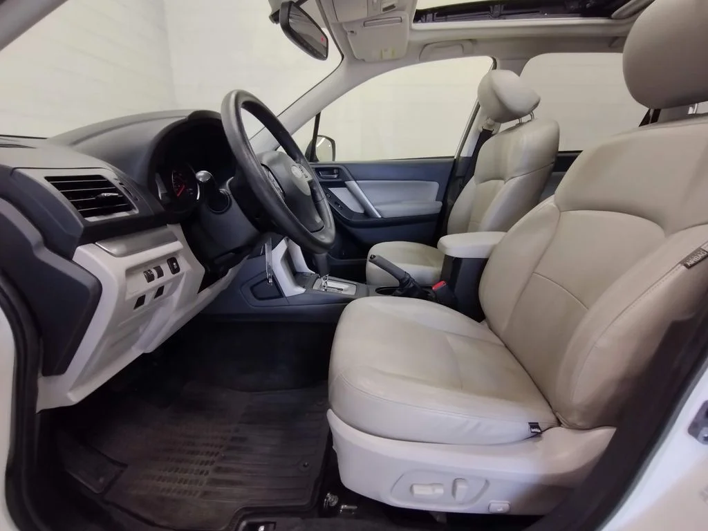 Used 2015 White Subaru 2.5i Premium image 19