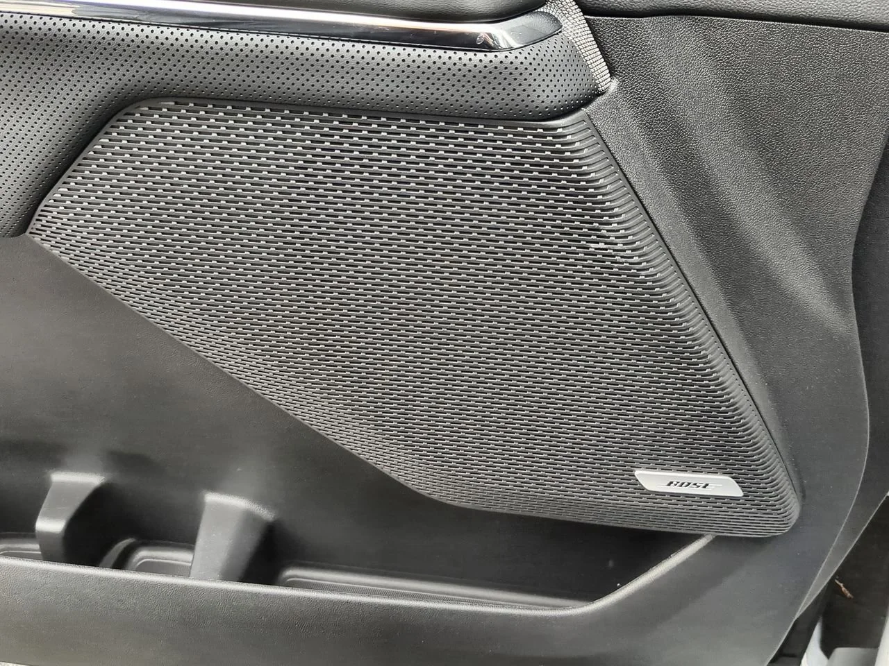 New 2026 Summit White GMC Elevation Extended Range image 23