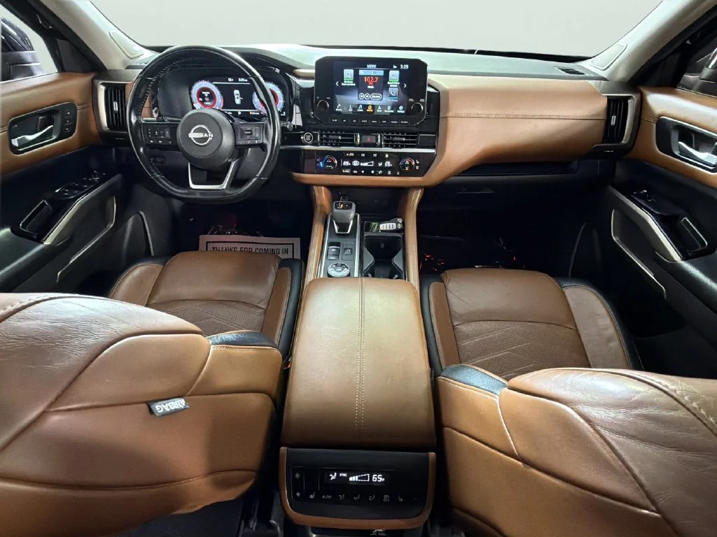 Used 2022 Black Nissan Platinum image 39