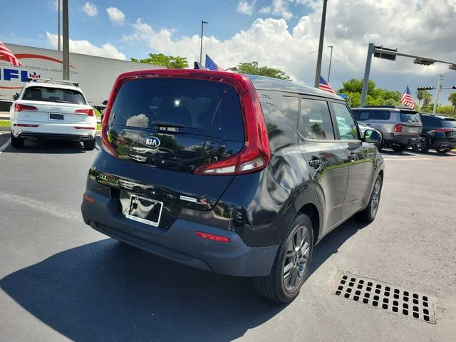 Used 2021 Black Kia S image 4