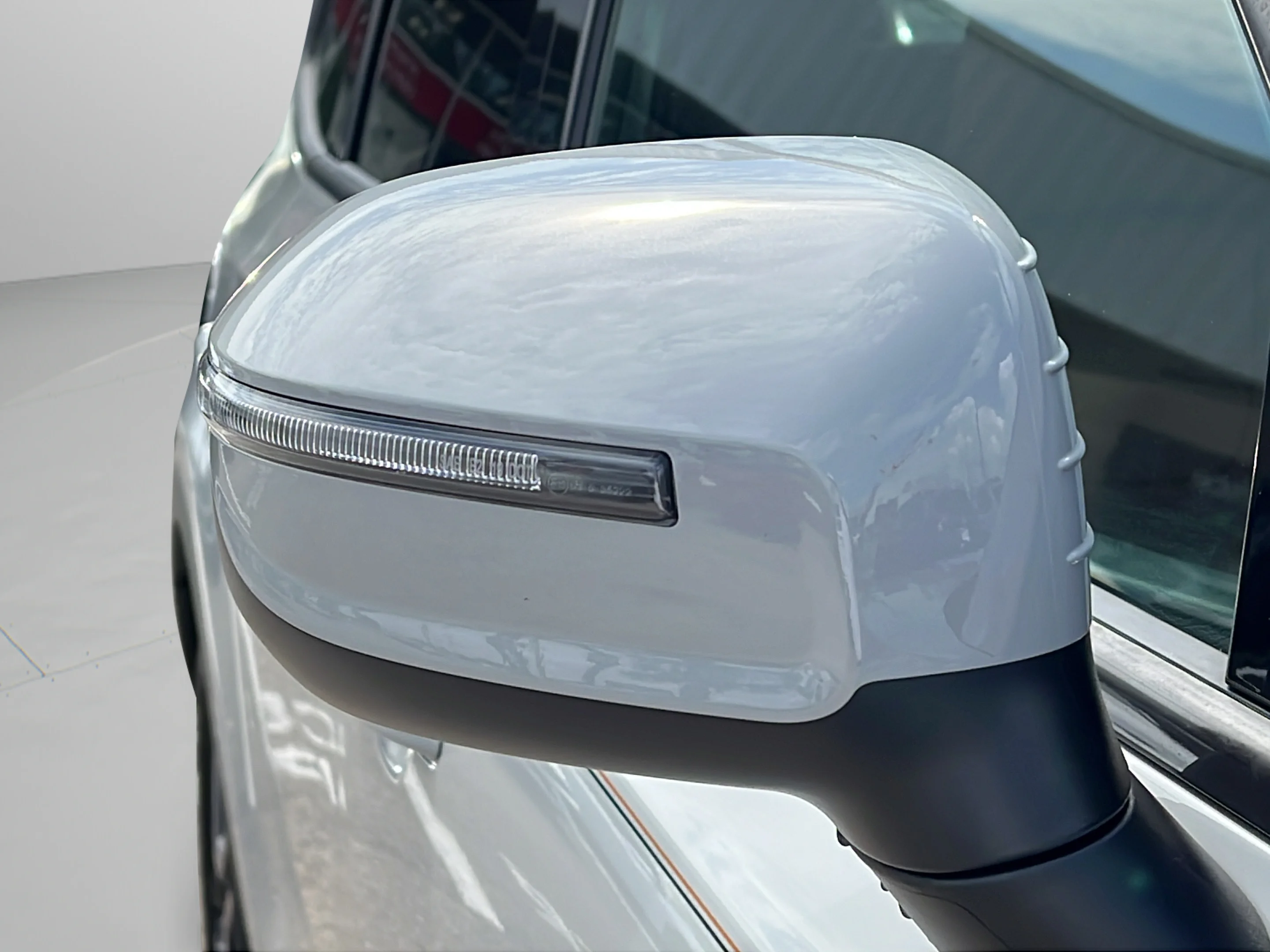 Used 2025 Wolf Gray Kia EX X-Line image 30