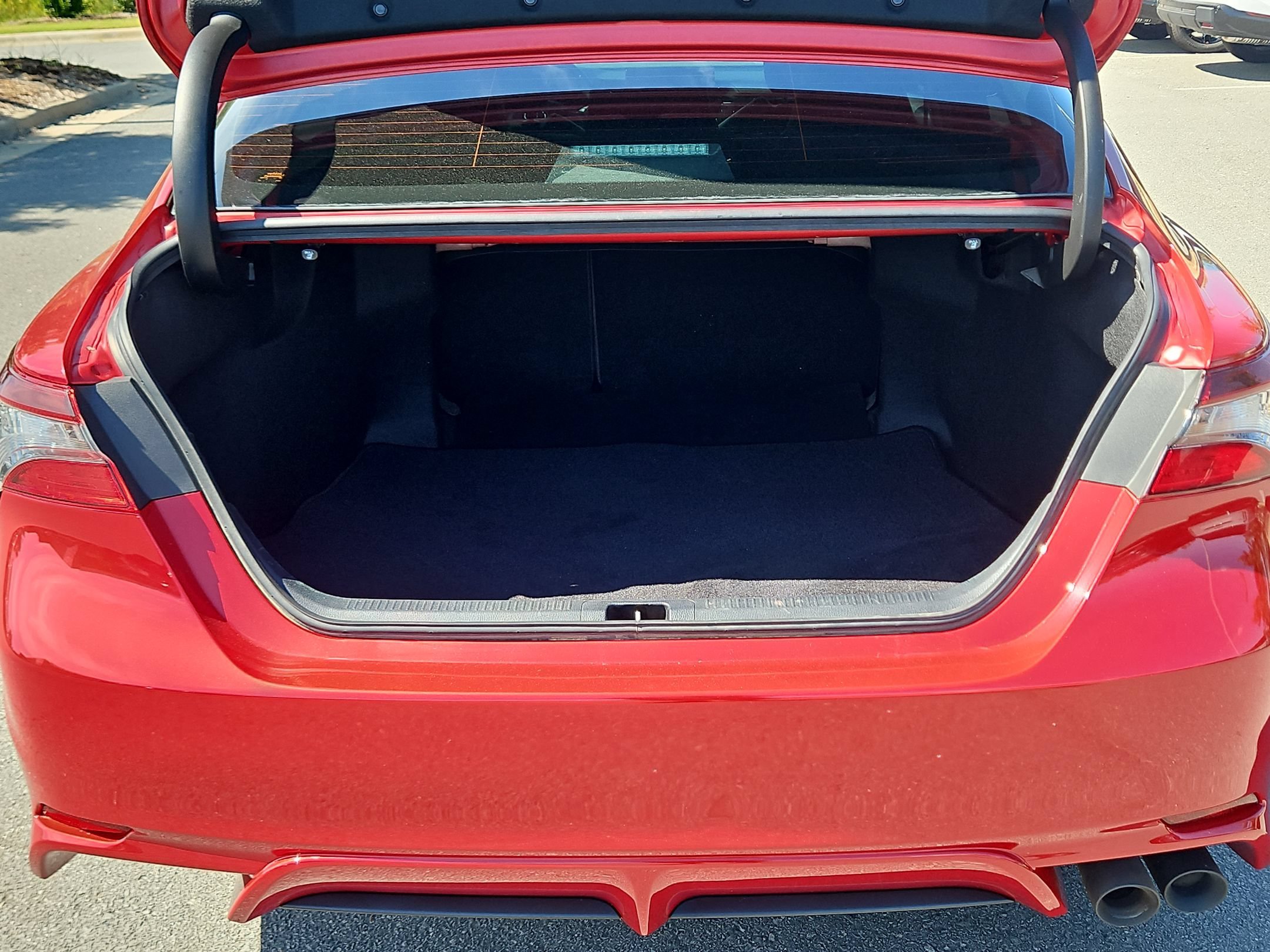 Used 2022 SUPERSONIC RED Toyota SE image 16