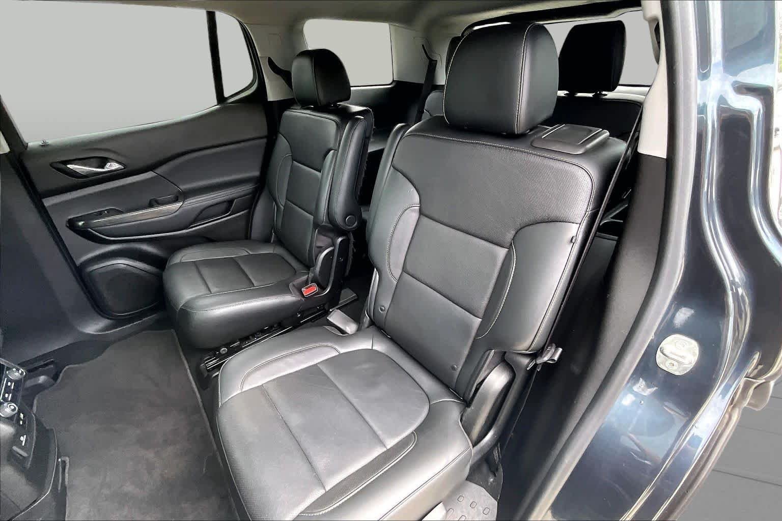 Used 2020 Dark Sky Metallic GMC SLT image 17