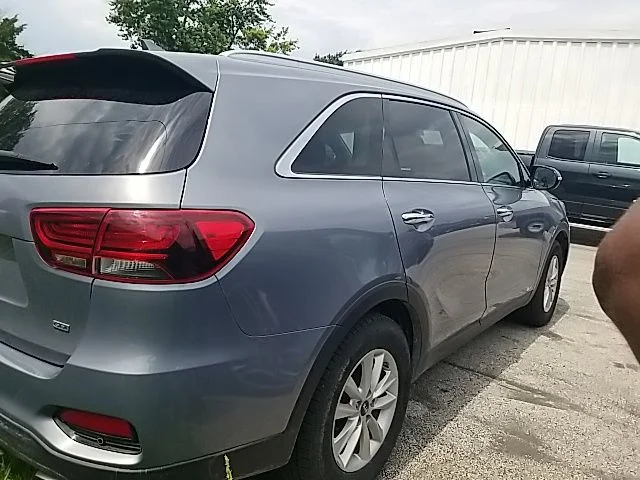 Used 2019 Silver Kia LX image 19