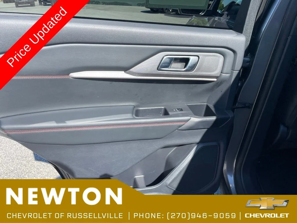 Used 2025 Gray Ford ST-Line image 36