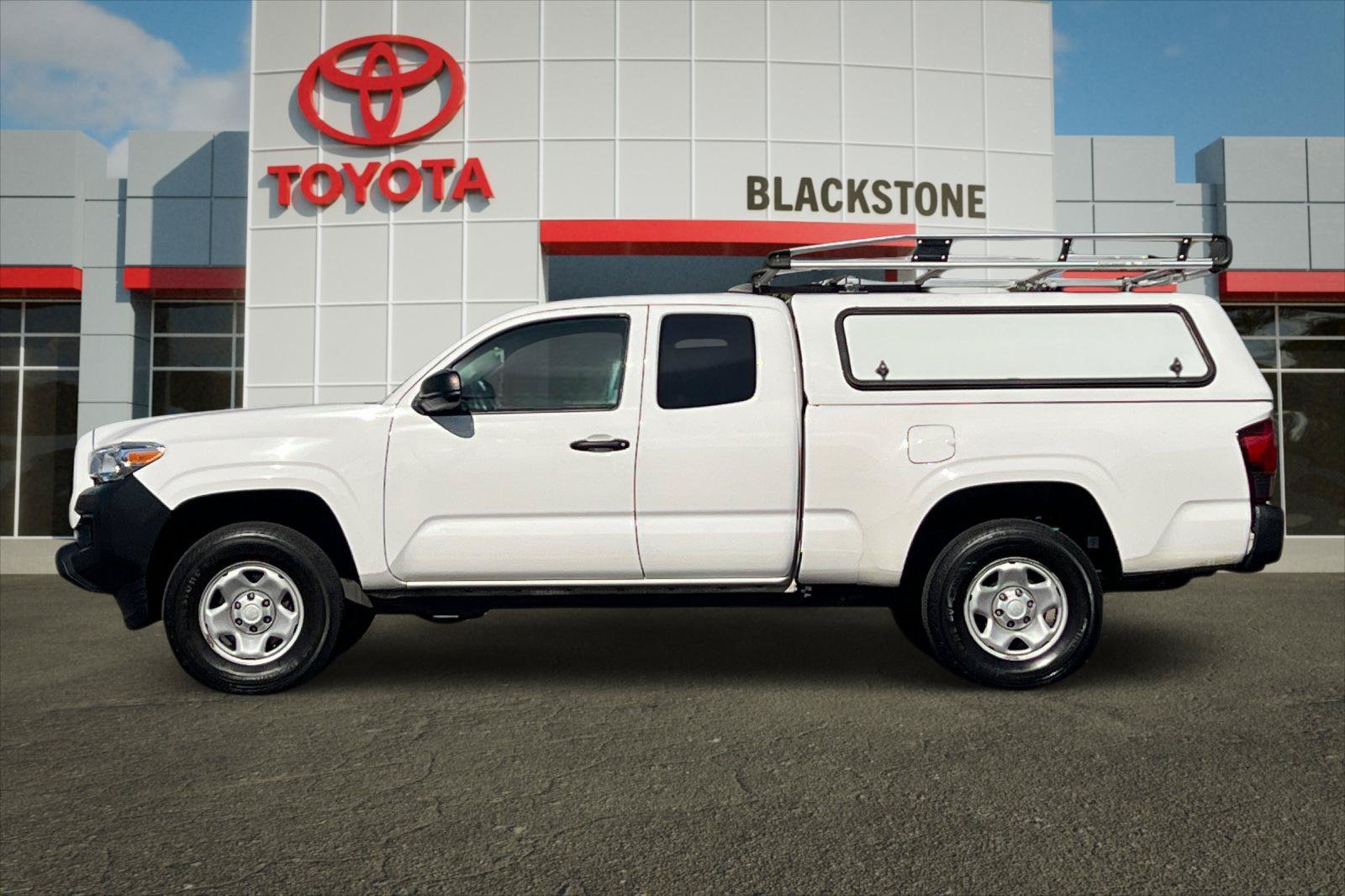 Used 2022 White Toyota SR image 6