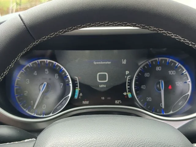 2026 Chrysler Pacifica Select - Photo 38