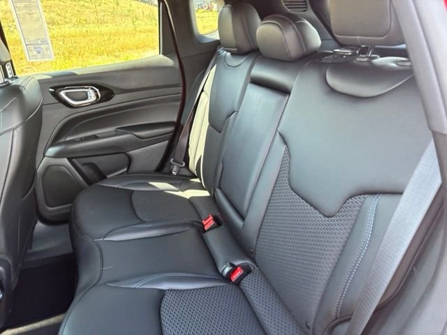 New 2026 Red Hot Pearlcoat Jeep Latitude image 16