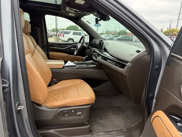 Used 2021 Gray Cadillac Sport image 12