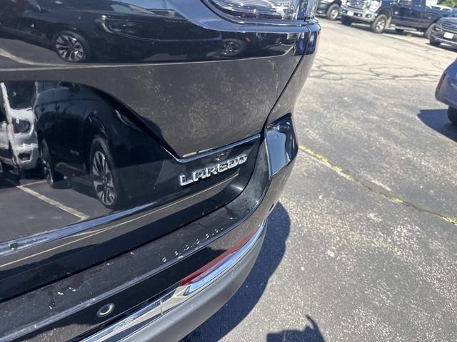 Used 2023 Diamond Black Jeep Laredo image 6