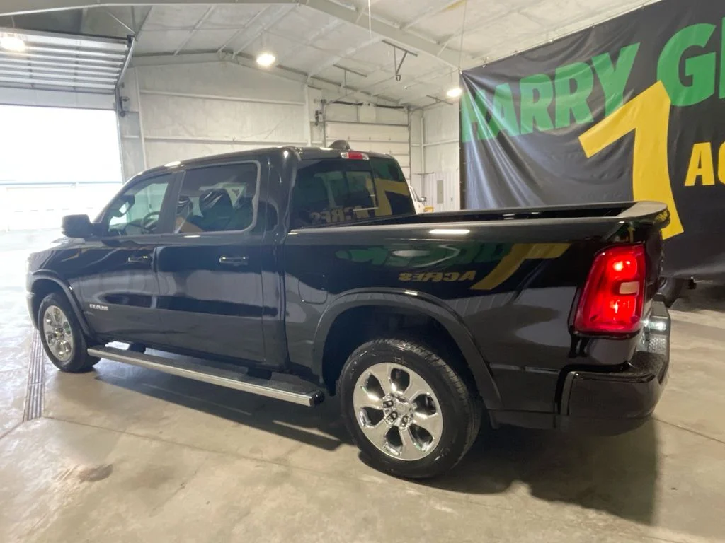 New 2026 Diamond Black Crystal Pearl-Coat Exterior Paint RAM Big Horn image 8