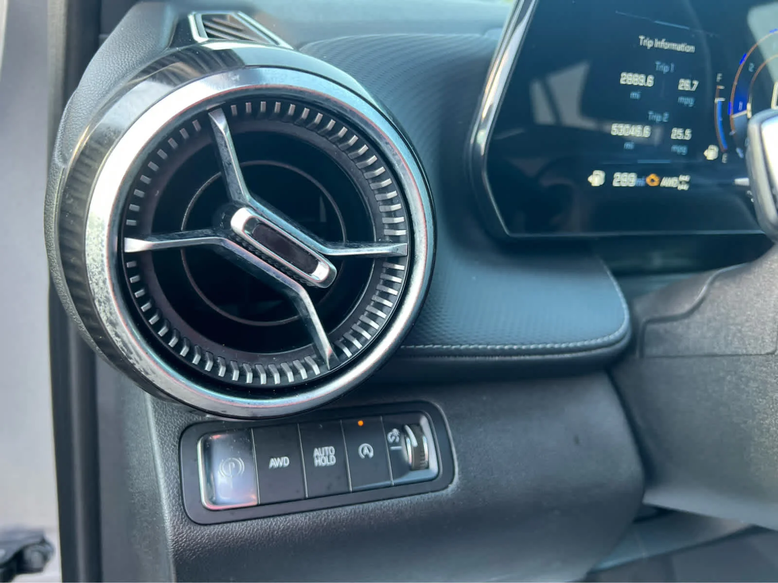 Used 2025 Sterling Gray Metallic Chevrolet LT image 13