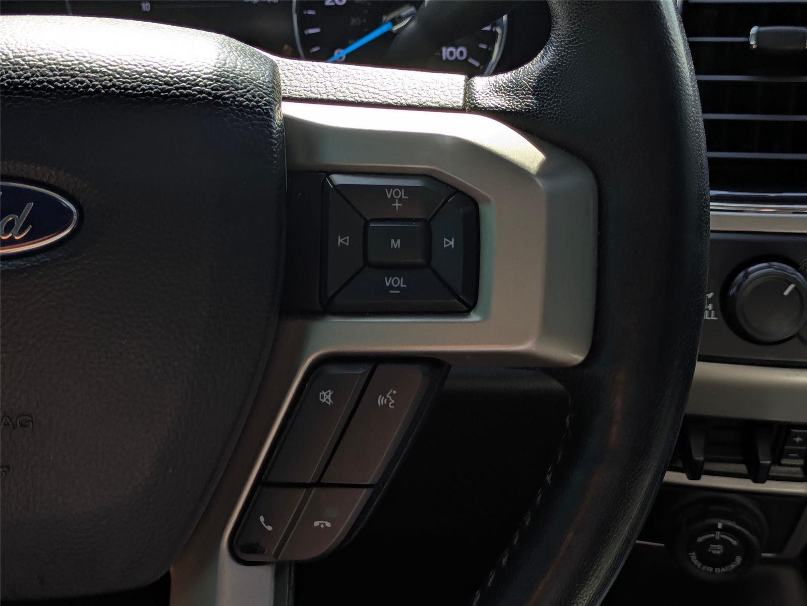 Used 2020 Iconic Silver Metallic Ford LARIAT image 18