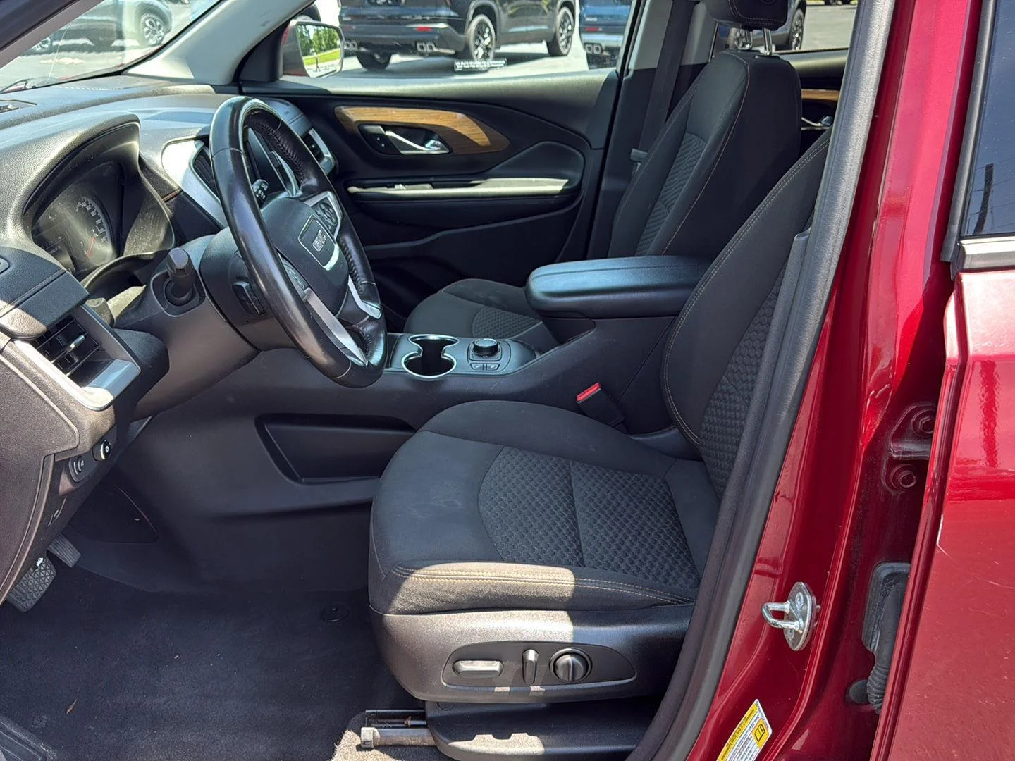 Used 2018 Red Quartz Tintcoat GMC SLE image 10