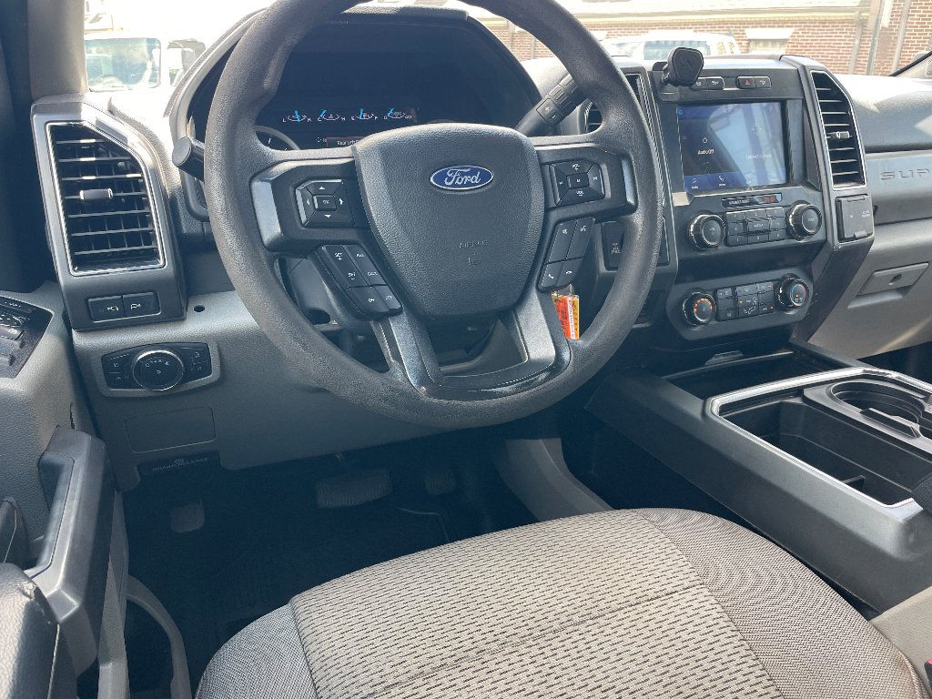 Used 2022 Iconic Silver Metallic Ford XLT image 3
