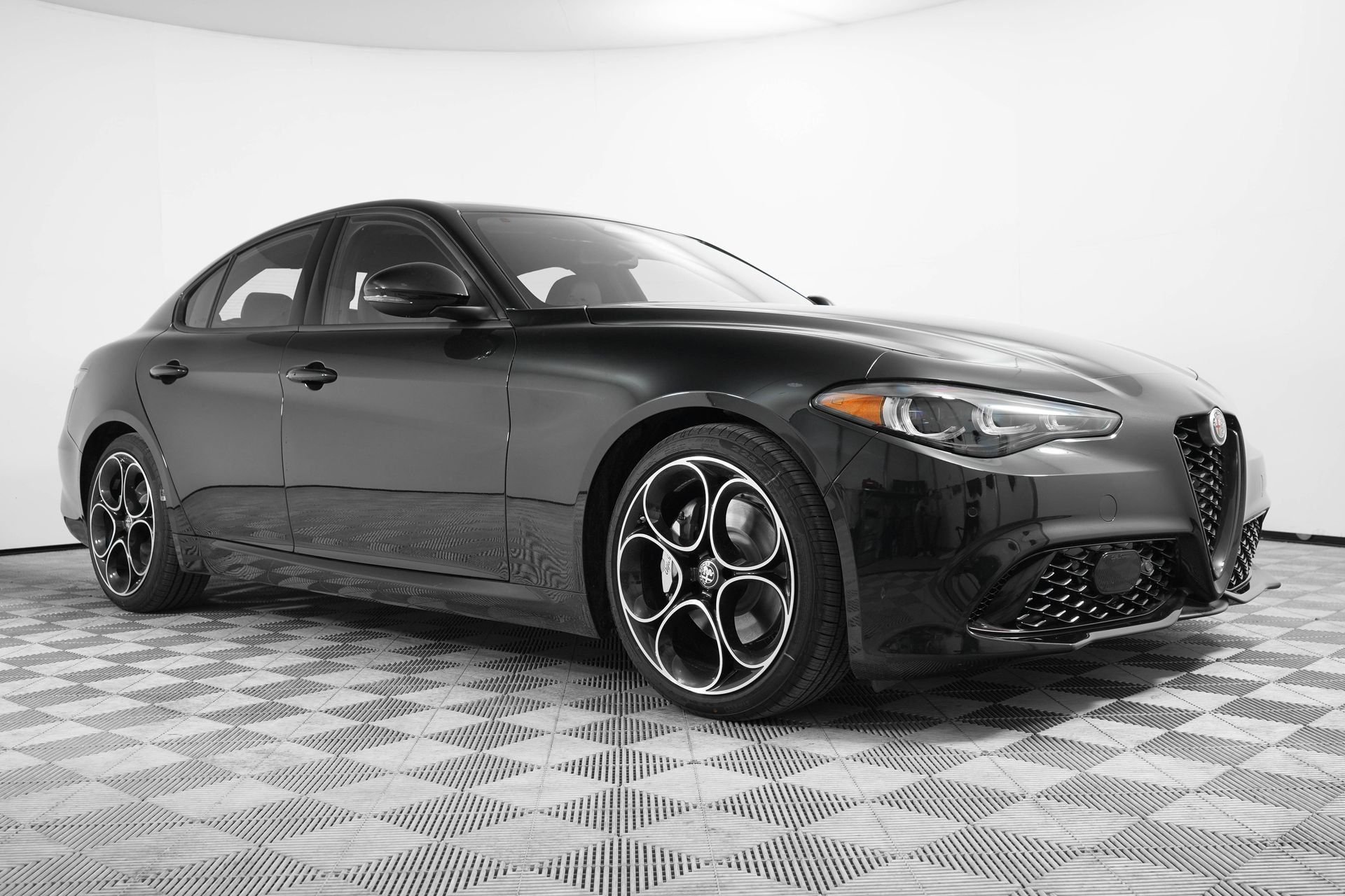 2025 Alfa Romeo Giulia Giulia RWD's photo