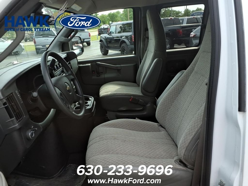 Used 2025 White Chevrolet LT image 22