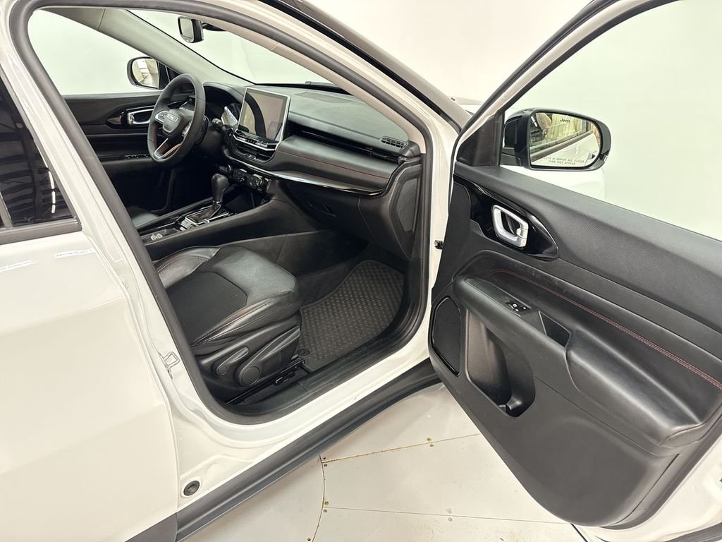Used 2022 Bright White Clearcoat Jeep Trailhawk image 18