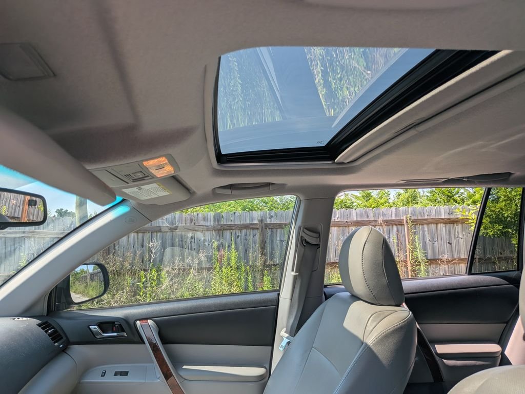 Used 2012 Gray Toyota Limited image 23