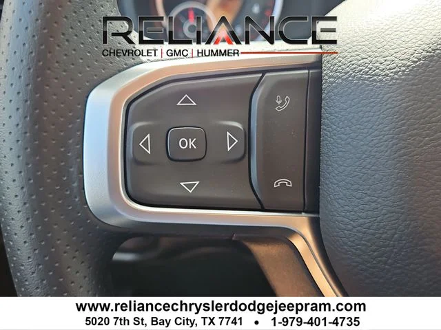 New 2026 Diamond Black Crystal Pearl-Coat Exterior Paint RAM Tradesman image 19
