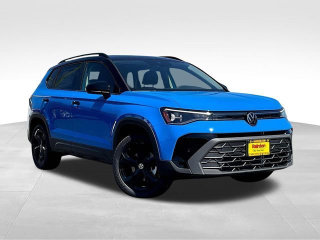 New 2025 Volkswagen Taos SE Black