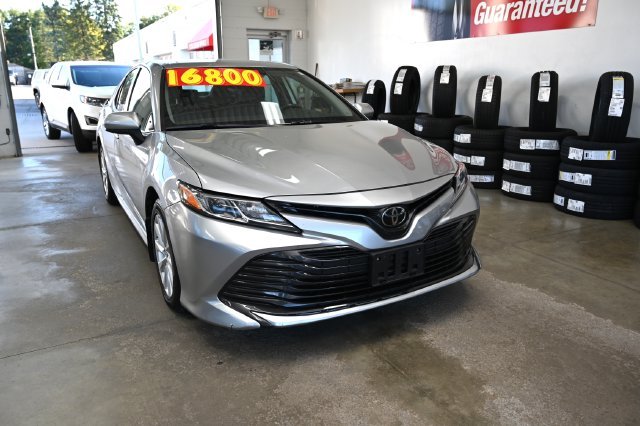 Used 2019 Silver Toyota LE image 3