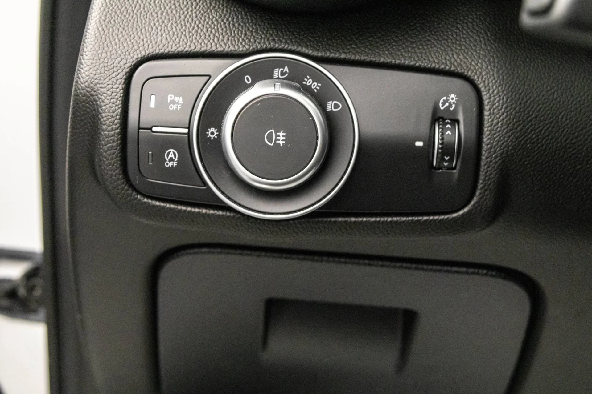 Used 2022 White Alfa Romeo Ti image 18
