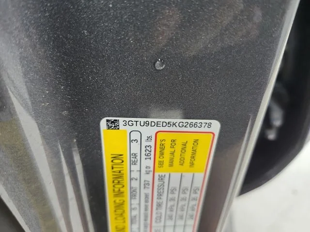 Used 2019 Gray GMC SLT image 23
