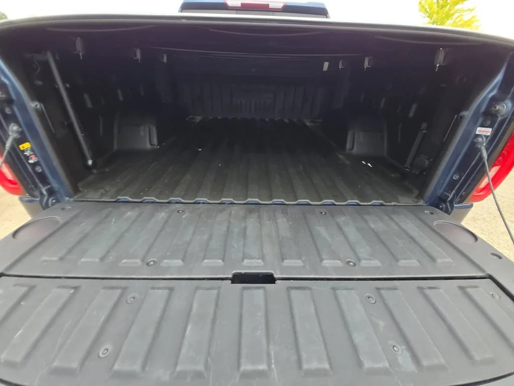 Used 2019 PACIFIC BLUE METALLIC GMC SLT image 23