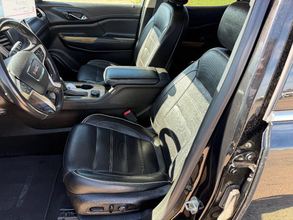 Used 2019 Ebony Twilight Metallic GMC Denali image 9