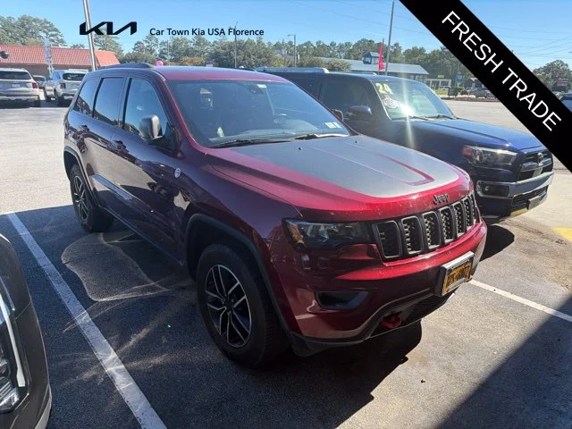 Used 2021 Red Jeep Trailhawk image 1