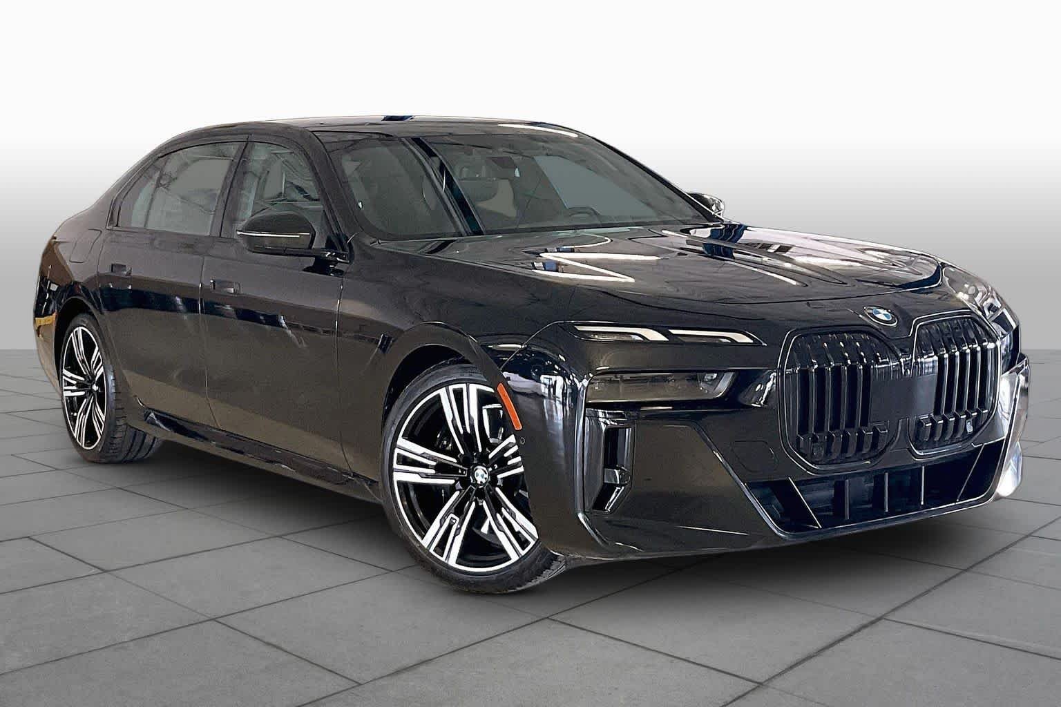 Certified Used 2023 Black Sapphire Metallic BMW 740i image 2