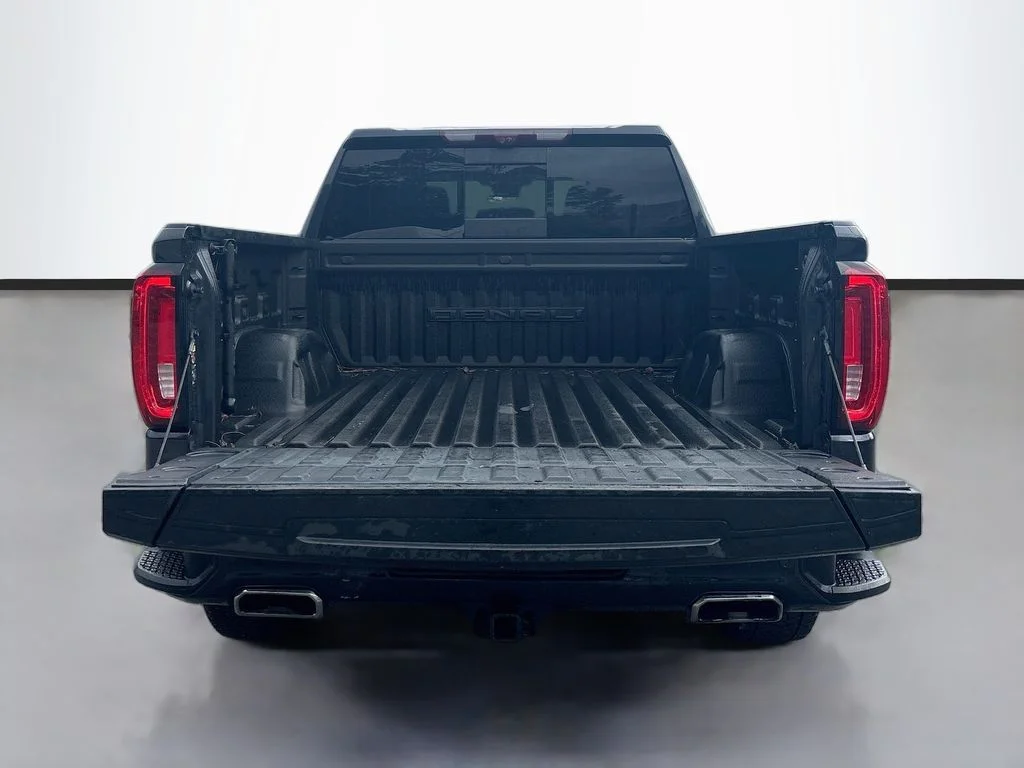 Used 2023 Silver GMC Denali image 9