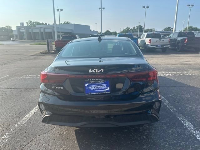 Used 2024 Aurora Black Pearl Kia LXS image 6