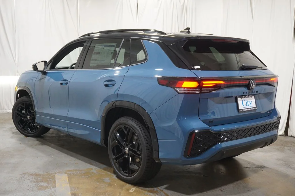 New 2026  Volkswagen 2.0T SE R-Line Black image 8
