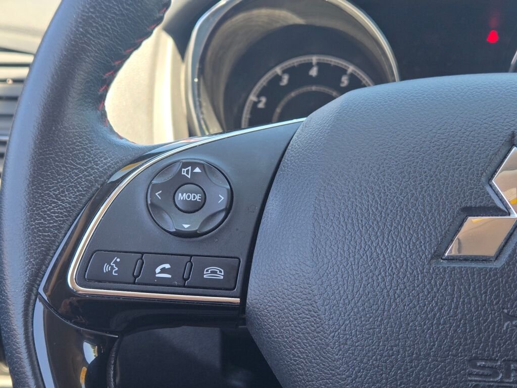 Used 2019  Mitsubishi 4WD**1 OWNER** image 25
