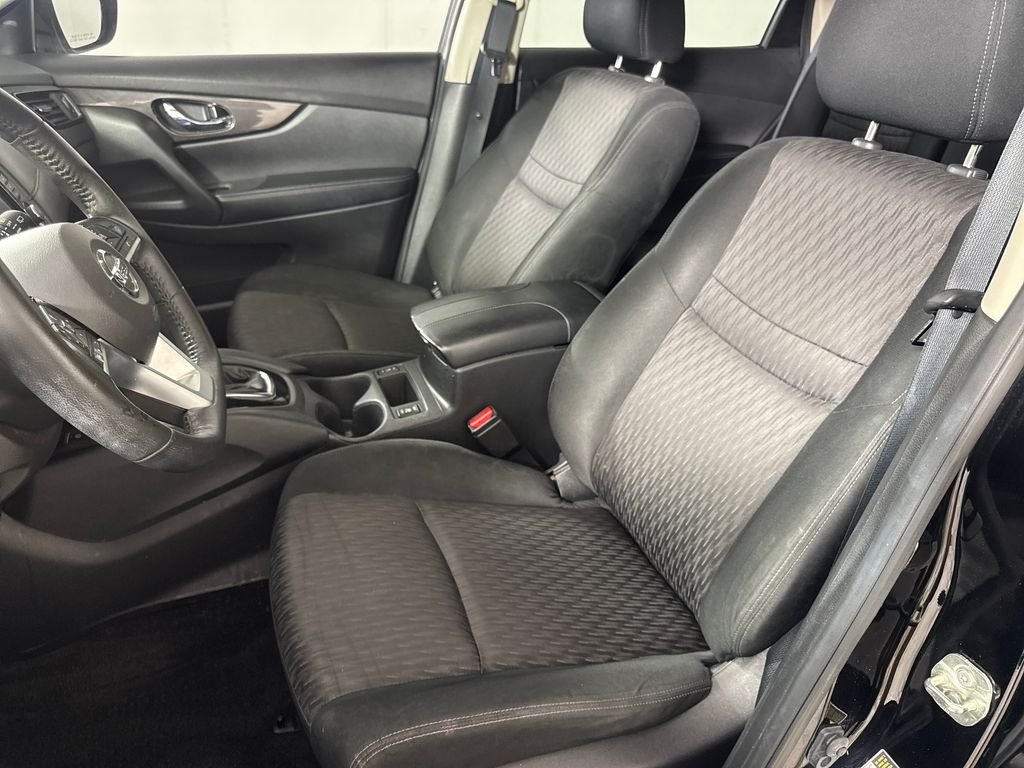 2019 Nissan Rogue SV - Photo 11