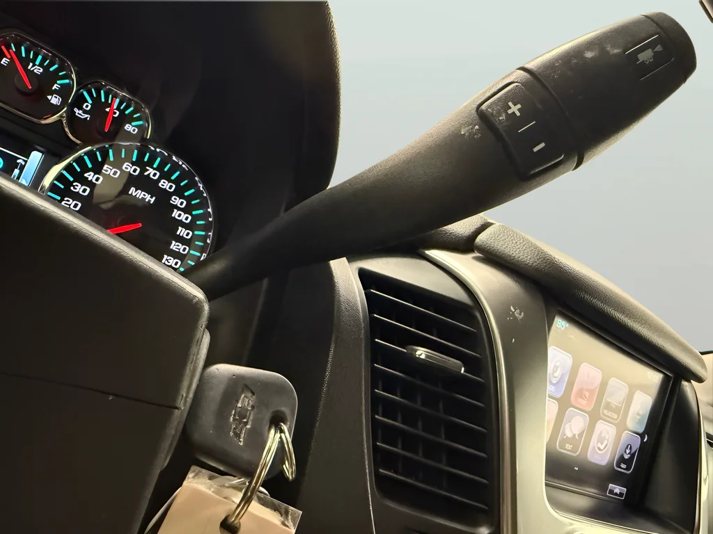 Used 2018 White Chevrolet LT image 28