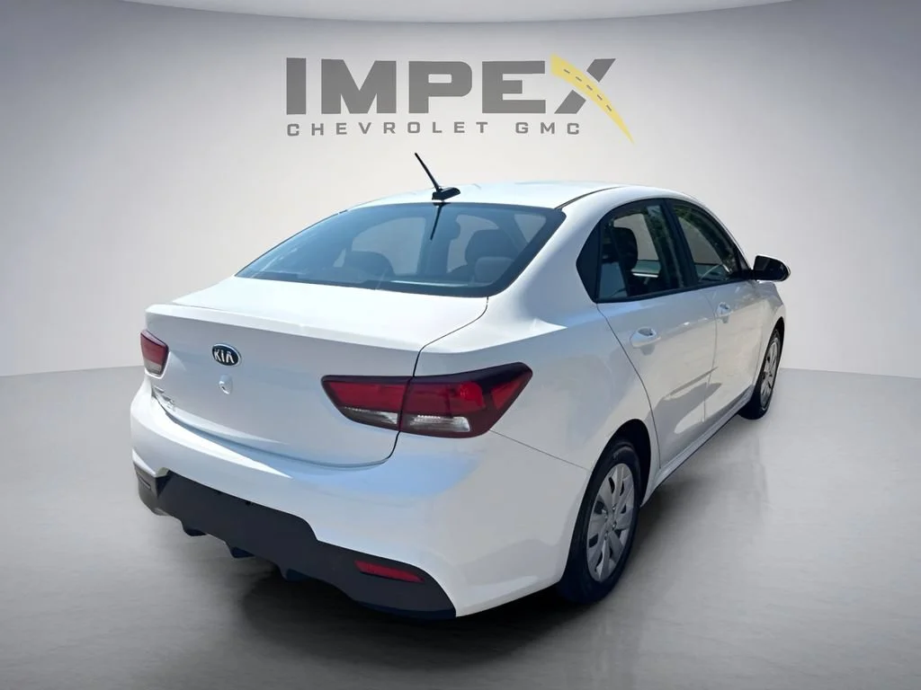 Used 2020  Kia LX image 6