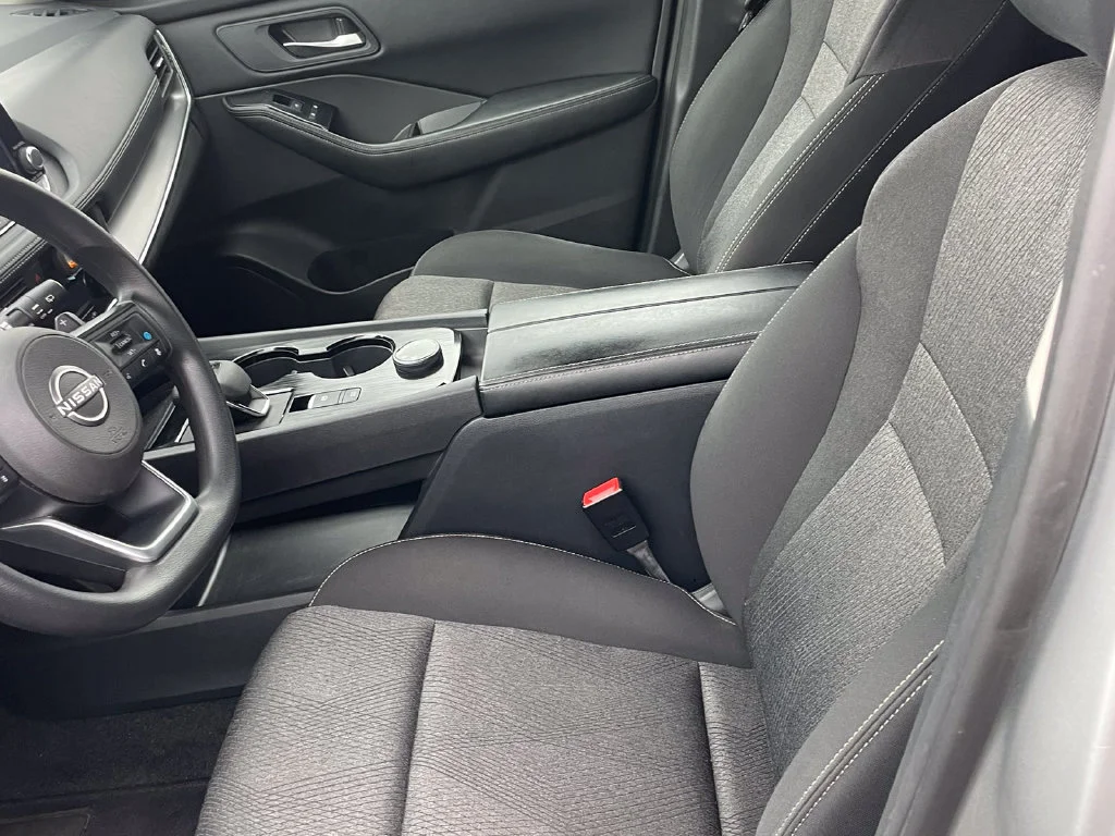 Used 2024 Silver Nissan SV image 10