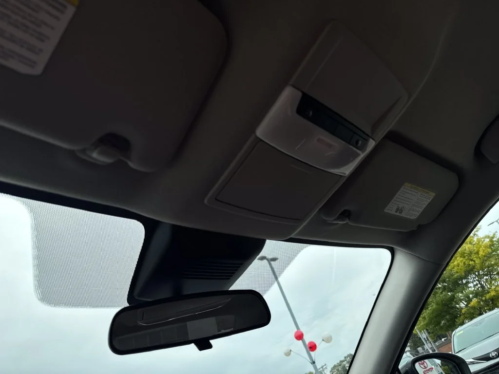 Used 2024 White Nissan SR image 30