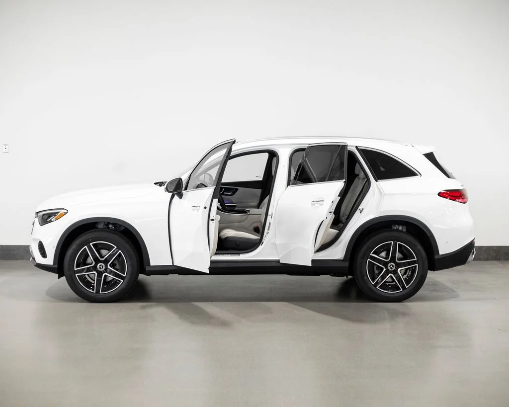 New 2026 White Mercedes-Benz GLC 300 image 3