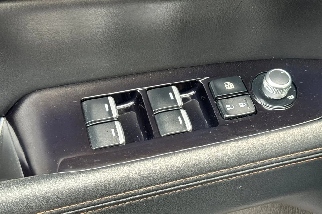 Used 2019 Black Mazda Grand Touring image 14